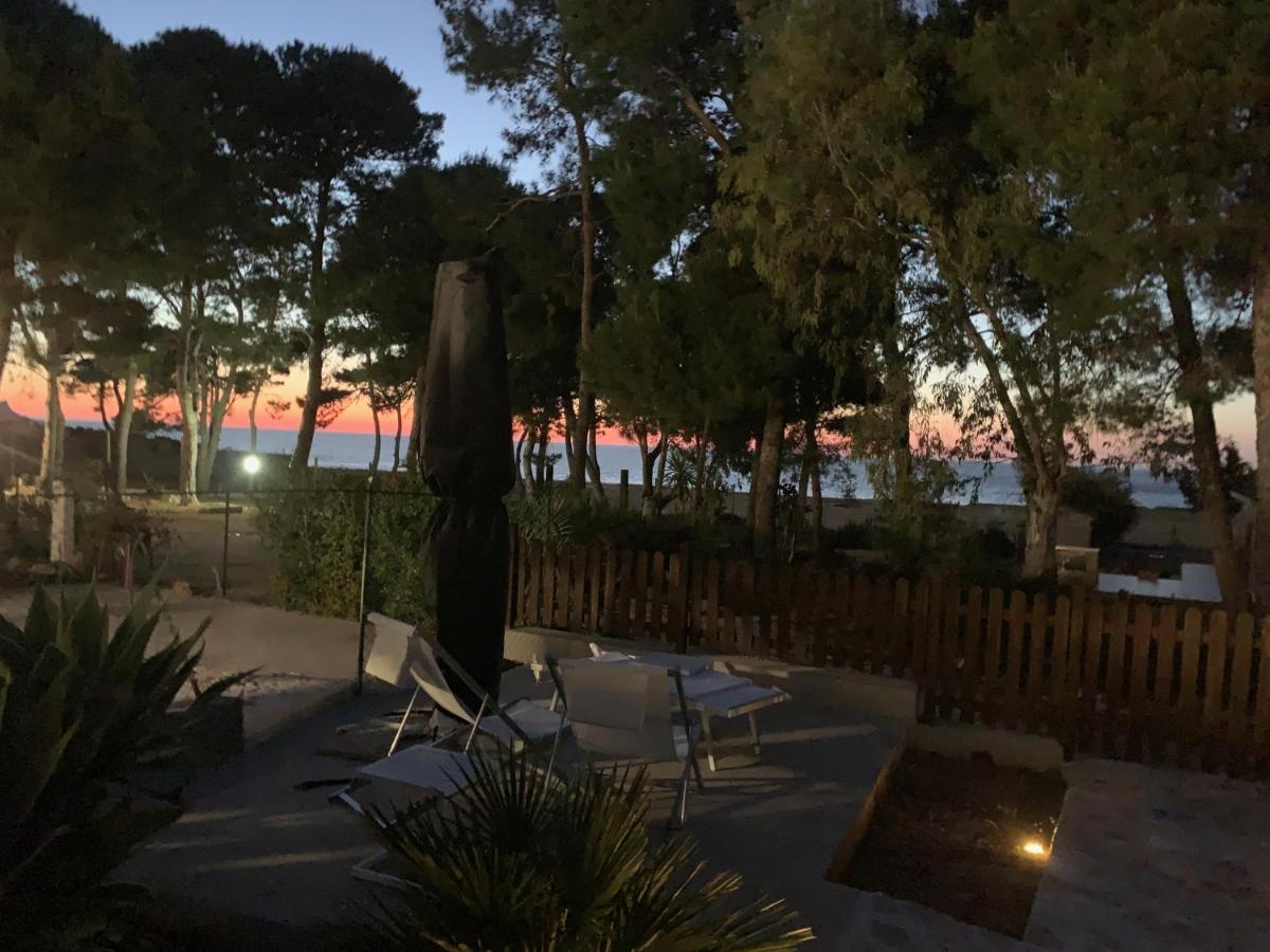 L'Oasi Una Pineta Sul Mare 库斯托纳奇 外观 照片