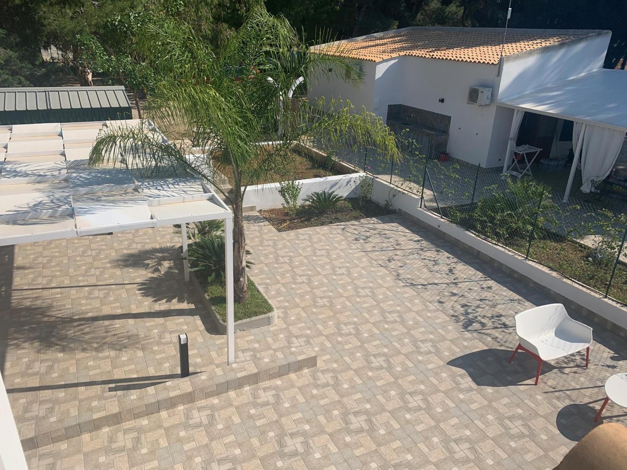 L'Oasi Una Pineta Sul Mare 库斯托纳奇 外观 照片