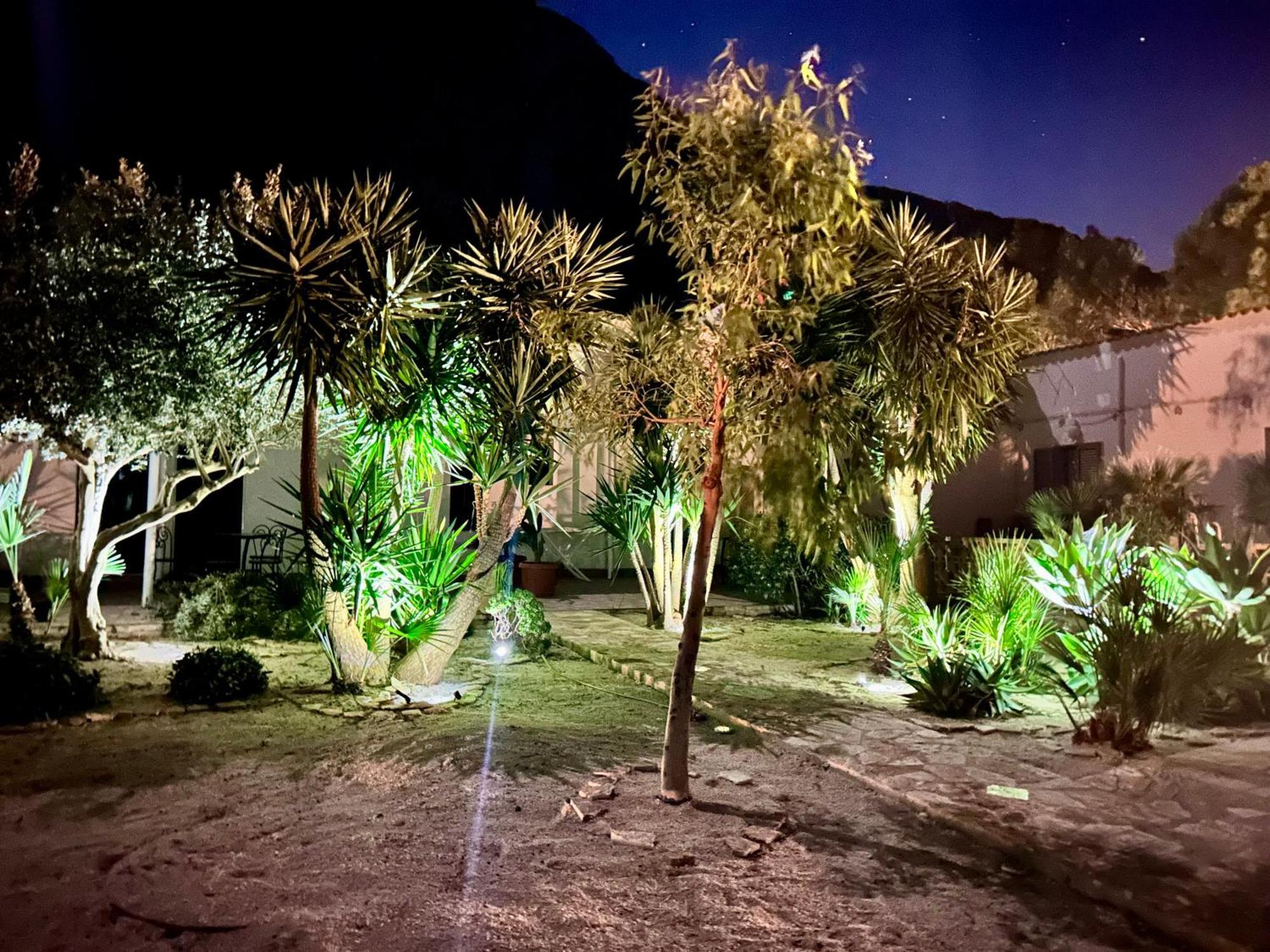 L'Oasi Una Pineta Sul Mare 库斯托纳奇 外观 照片